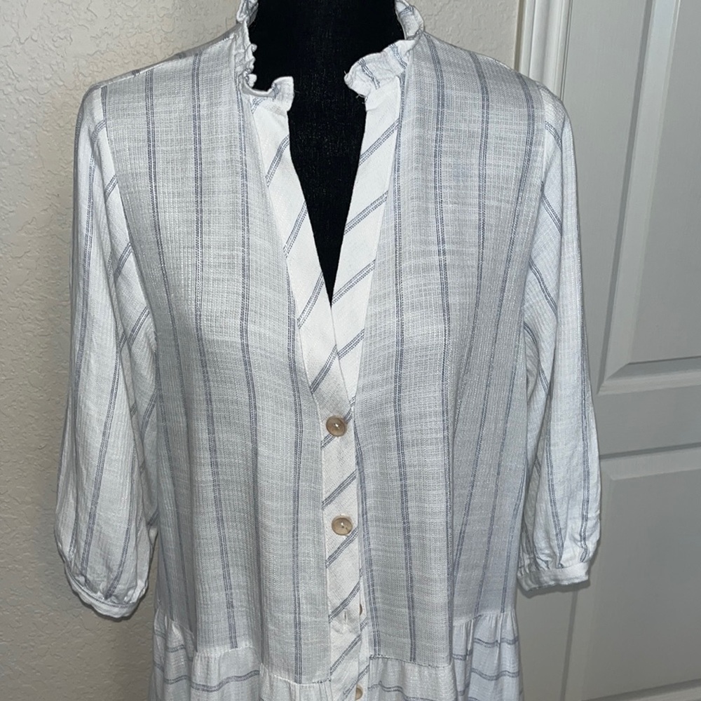 - Zara blue and white button front top/dress. 3/4 sleeves. Tiered loose fi… - Picture 1 of 11